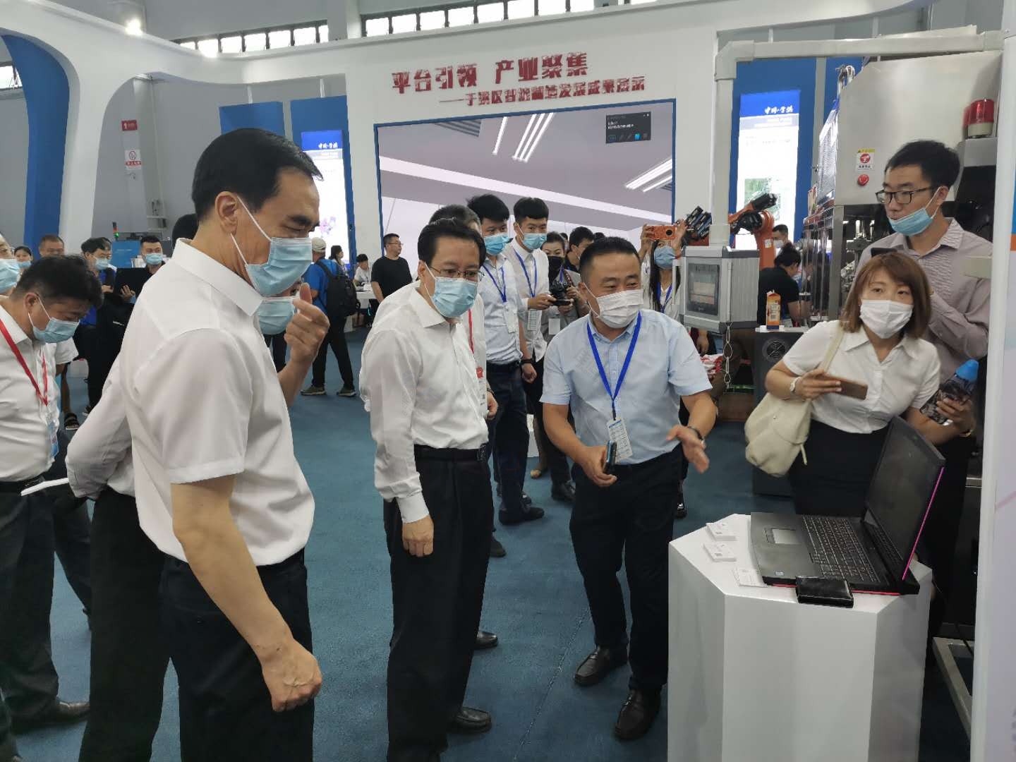 制博会即将落幕，半岛·体育（BD SPORTS）官方网站精彩继续(图2)